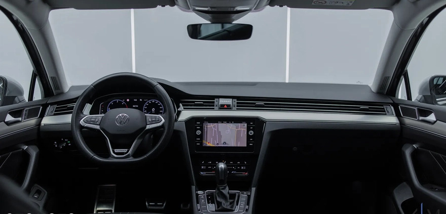 Volkswagen Passat cena 169900 przebieg: 36899, rok produkcji 2021 z Ciężkowice małe 742